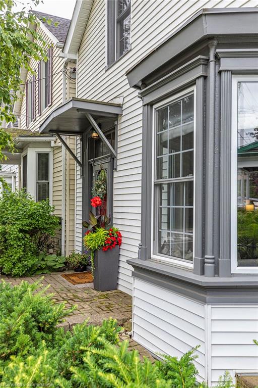 132 Park Street W Property Photo 2