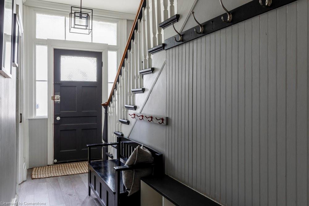 132 Park Street W Property Photo 5