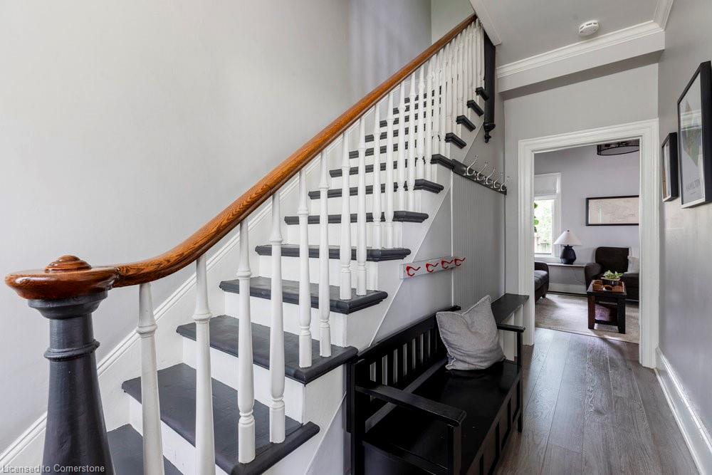 132 Park Street W Property Photo 7