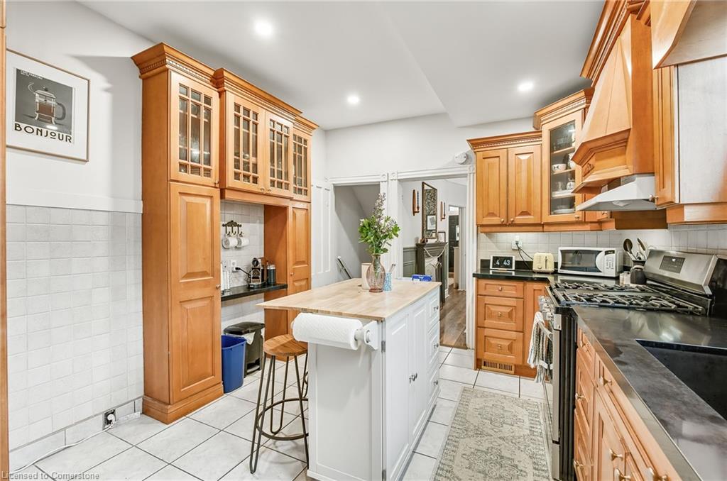 285 Bay Street N Property Photo 18