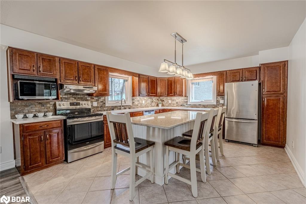 1166 Sunnidale Road Property Photo 4