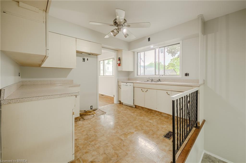 234 Grand Street Property Photo 8