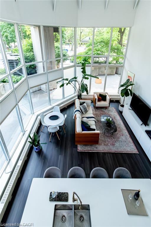 102-66 Bay Street S Property Photo 1