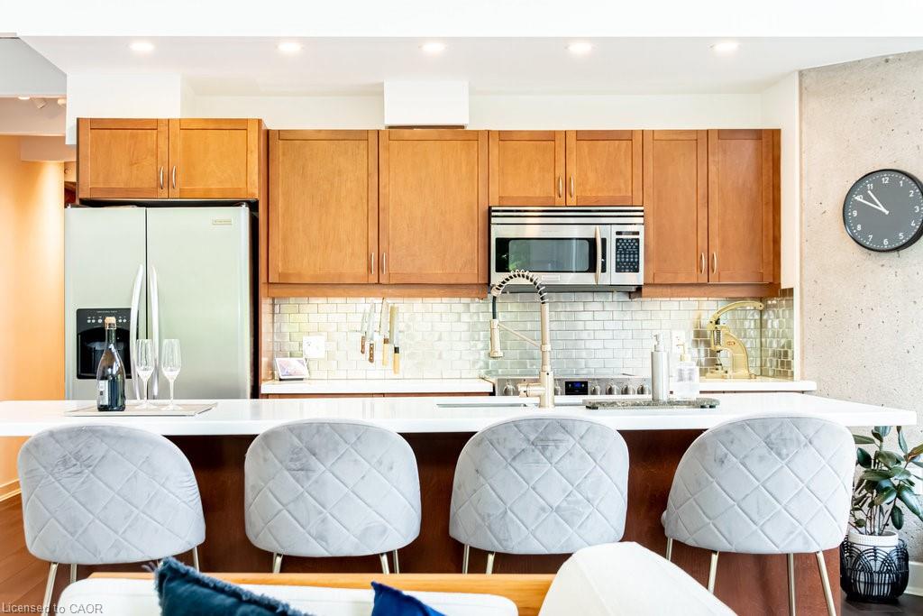 102-66 Bay Street S Property Photo 18