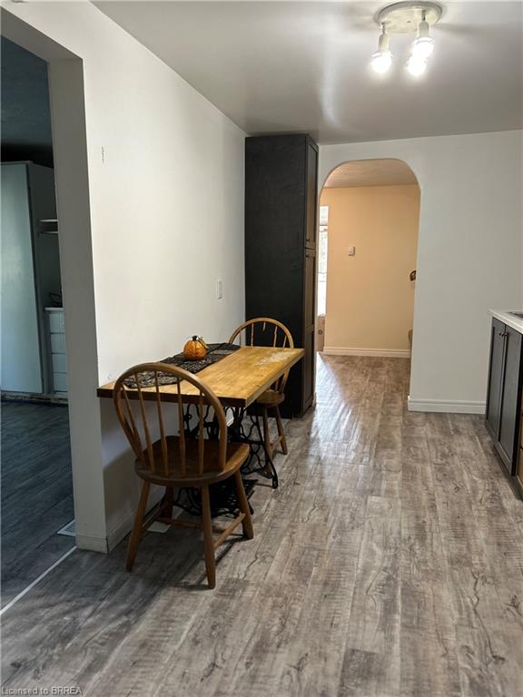 3852 Roxborough Avenue Property Photo 3