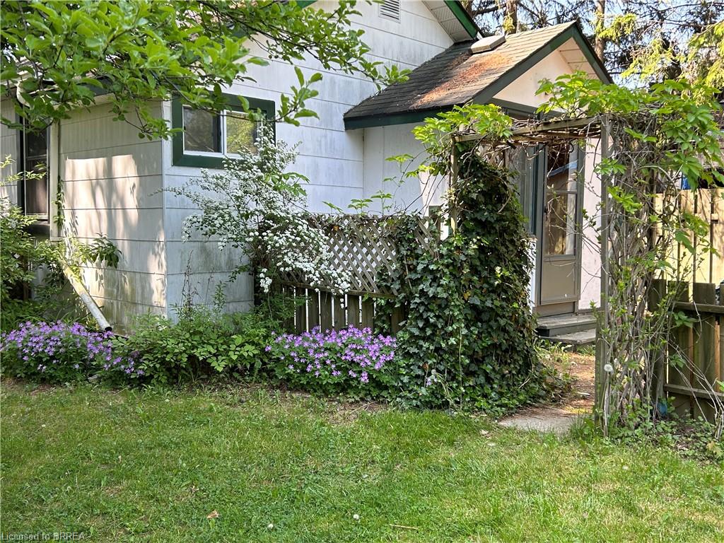 3852 Roxborough Avenue Property Photo 14