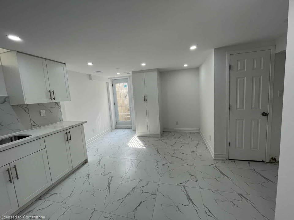 3231 Cabano Crescent Property Photo 7