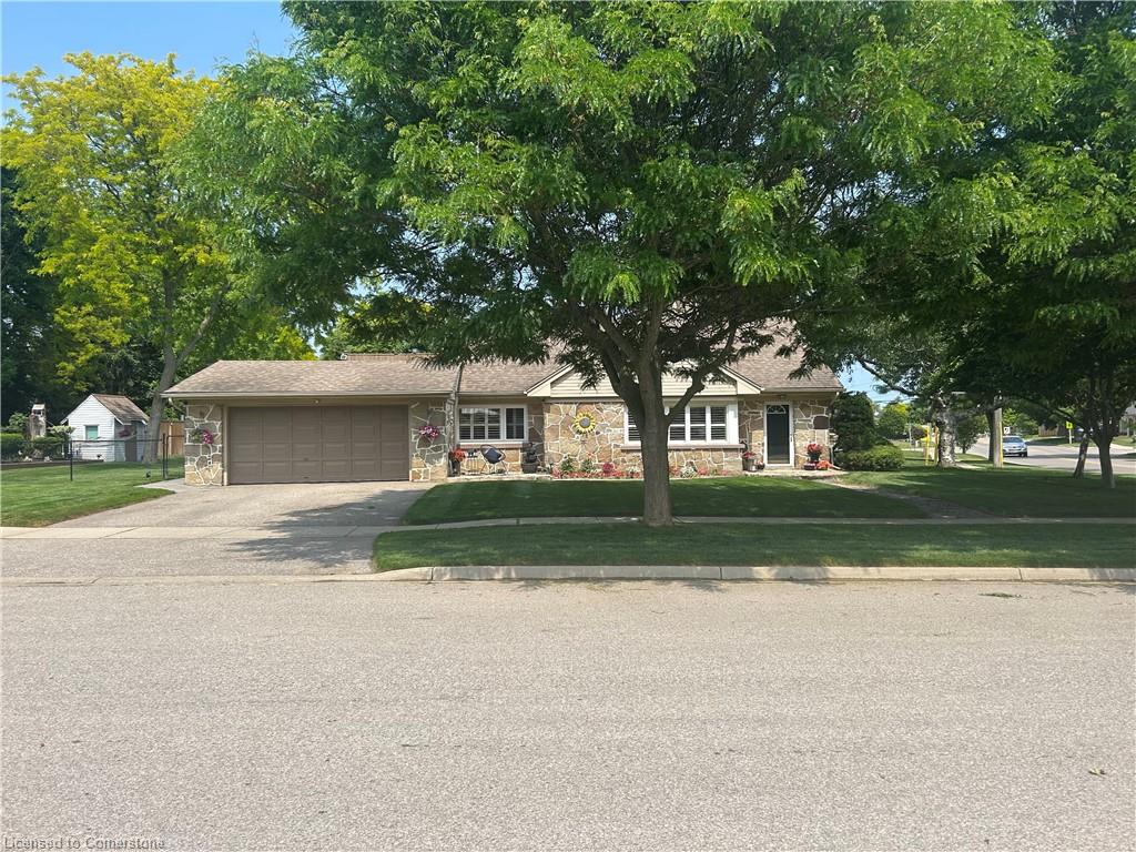 34 Queensway Drive Property Photo 2
