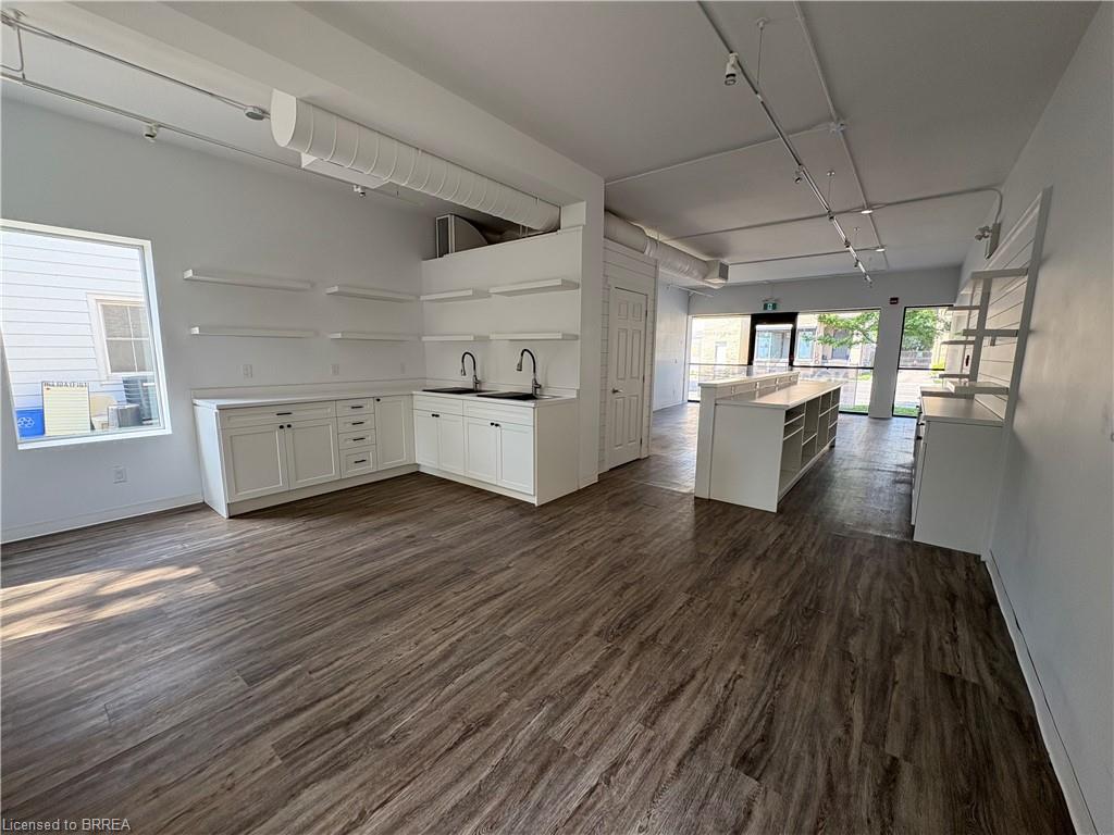 2-178 Brant Avenue Property Photo 5