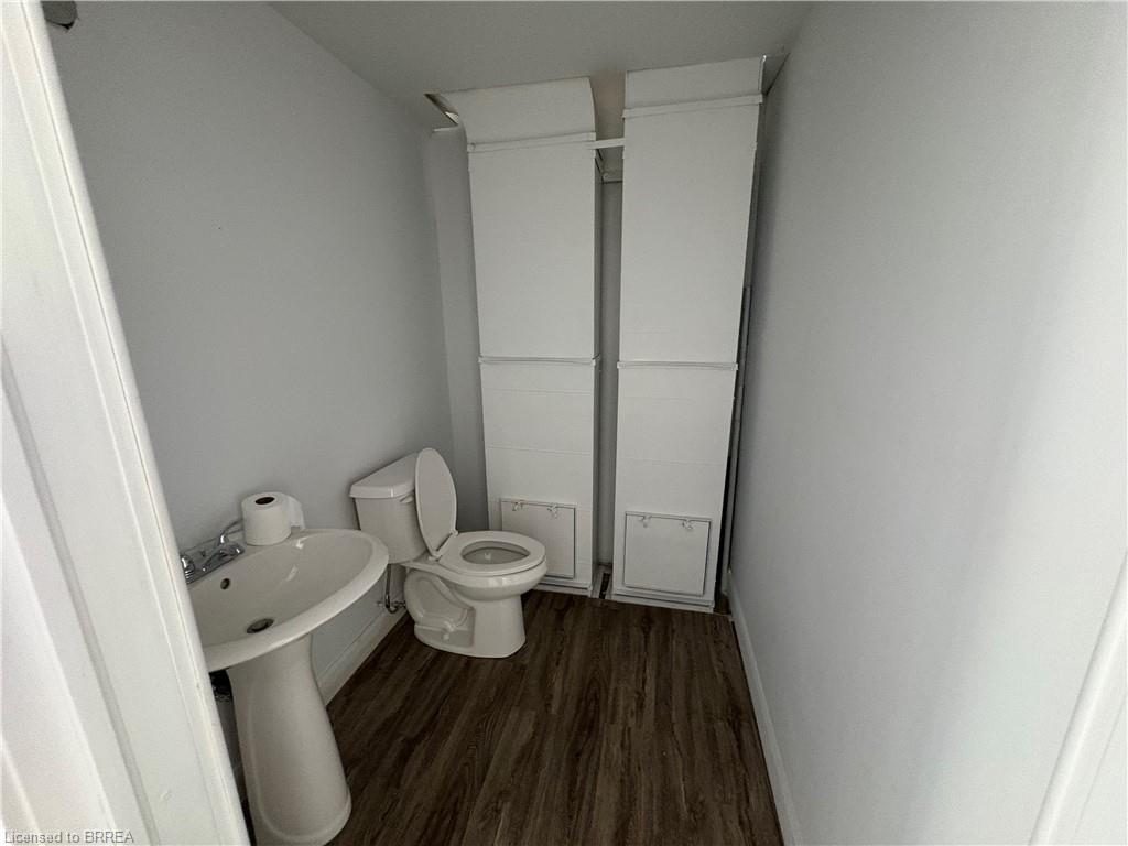 2-178 Brant Avenue Property Photo 8