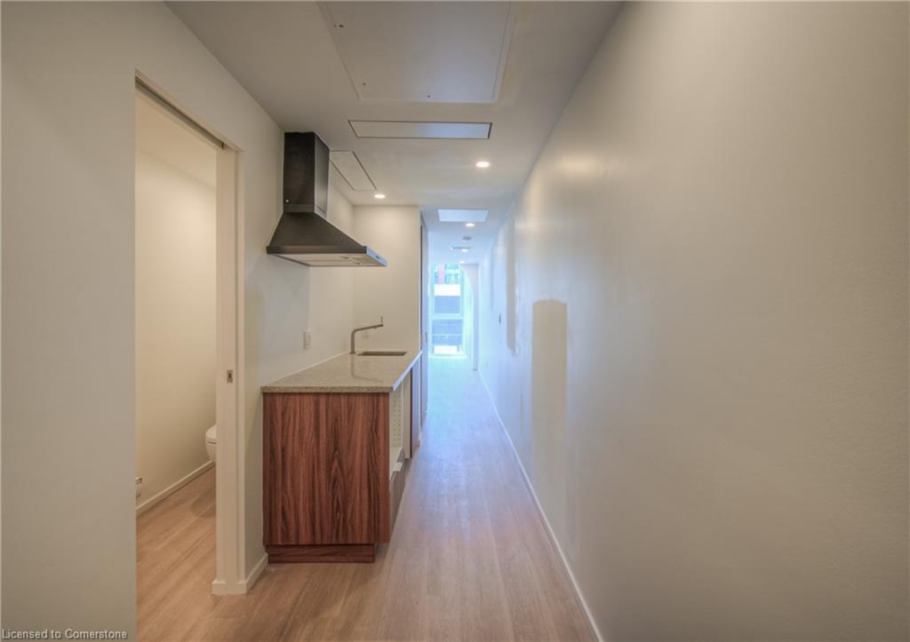 26 King Street E Property Photo 5