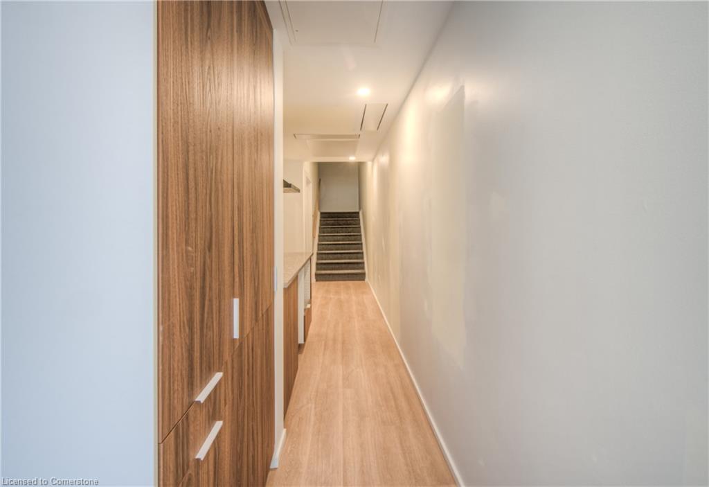 26 King Street E Property Photo 26