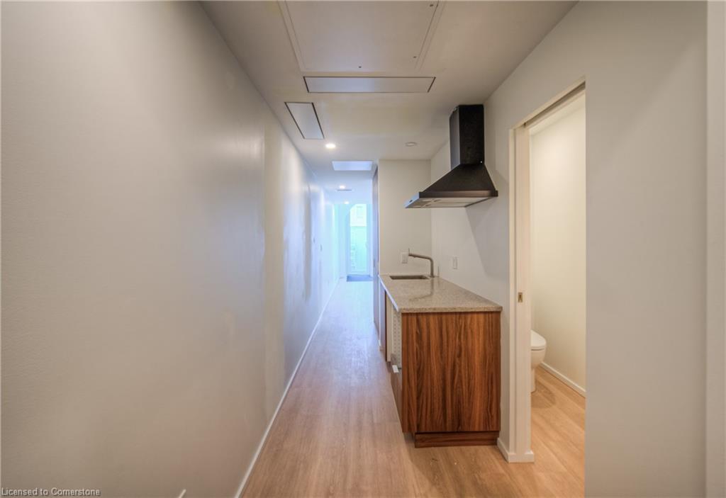 26 King Street E Property Photo 27