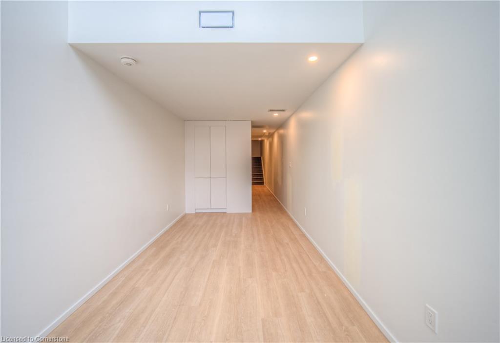 26 King Street E Property Photo 33