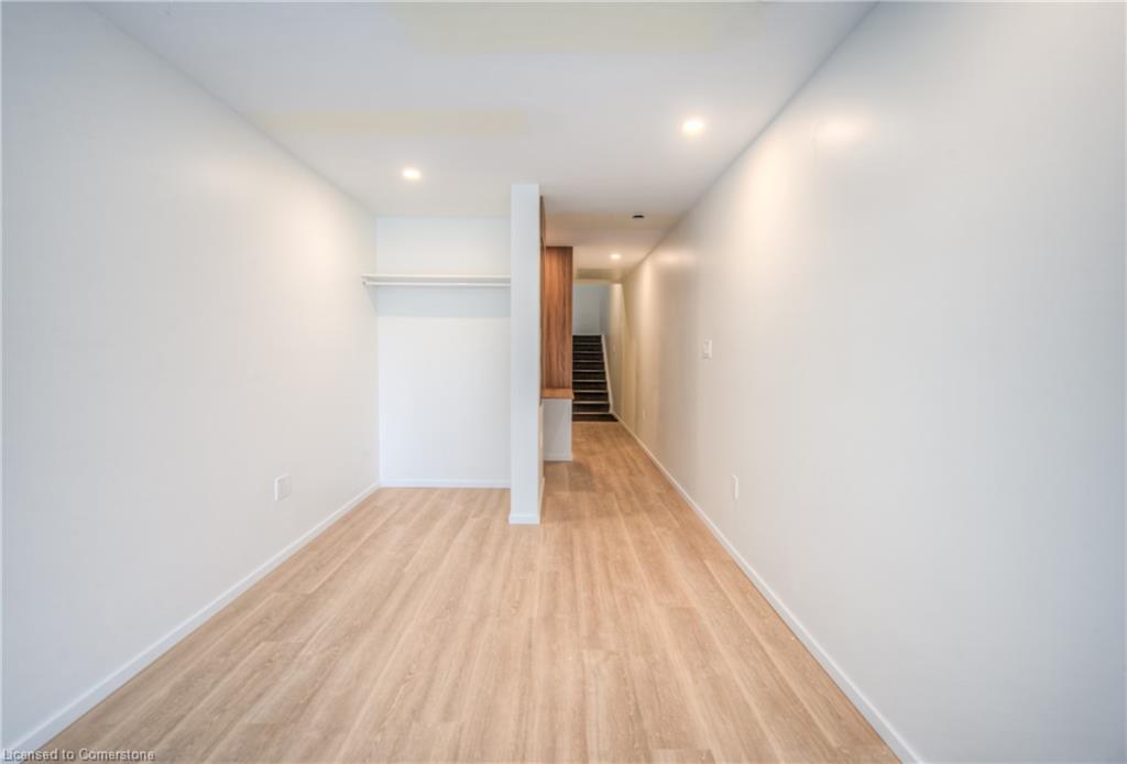26 King Street E Property Photo 38
