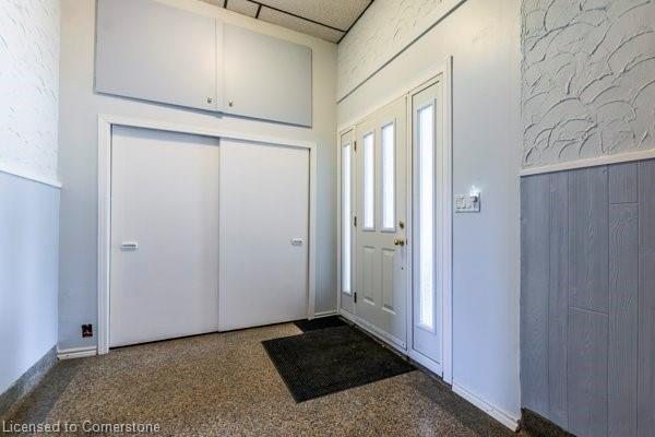 143 Baird Street S Property Photo 4