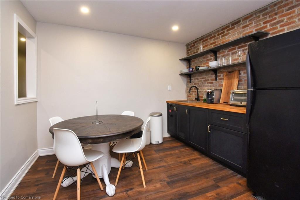 242 James Street S Property Photo 3