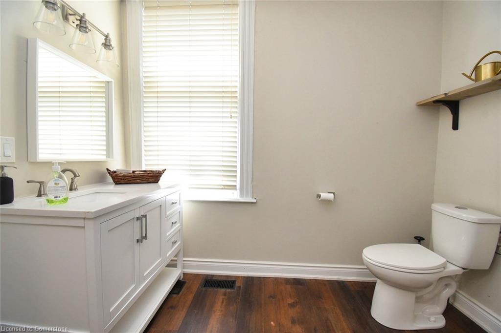 242 James Street S Property Photo 16