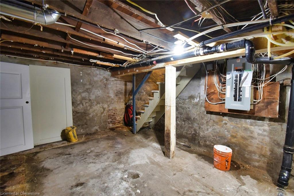 242 James Street S Property Photo 33