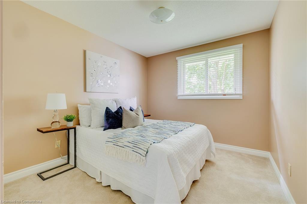 15 Laguna Crescent Property Photo 12