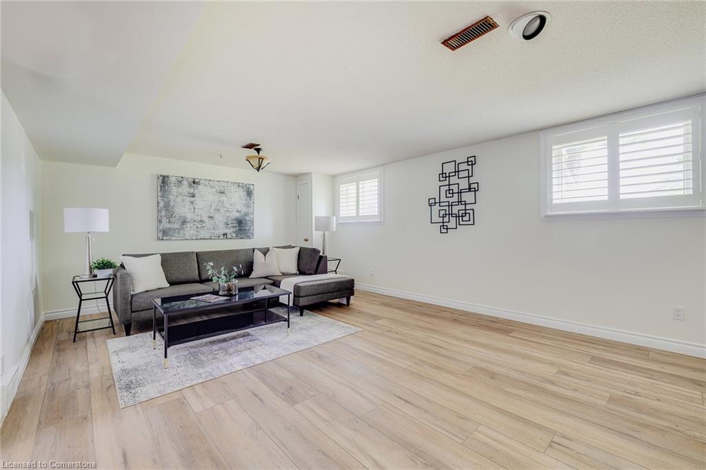 15 Laguna Crescent Property Photo 17
