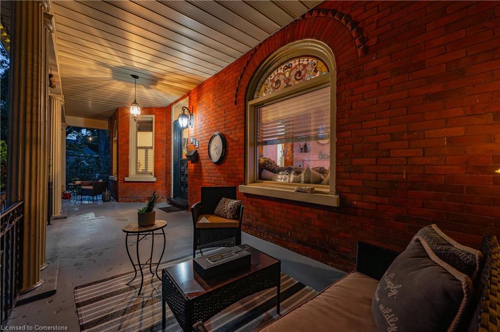 415 Wallace Avenue N Property Photo 8