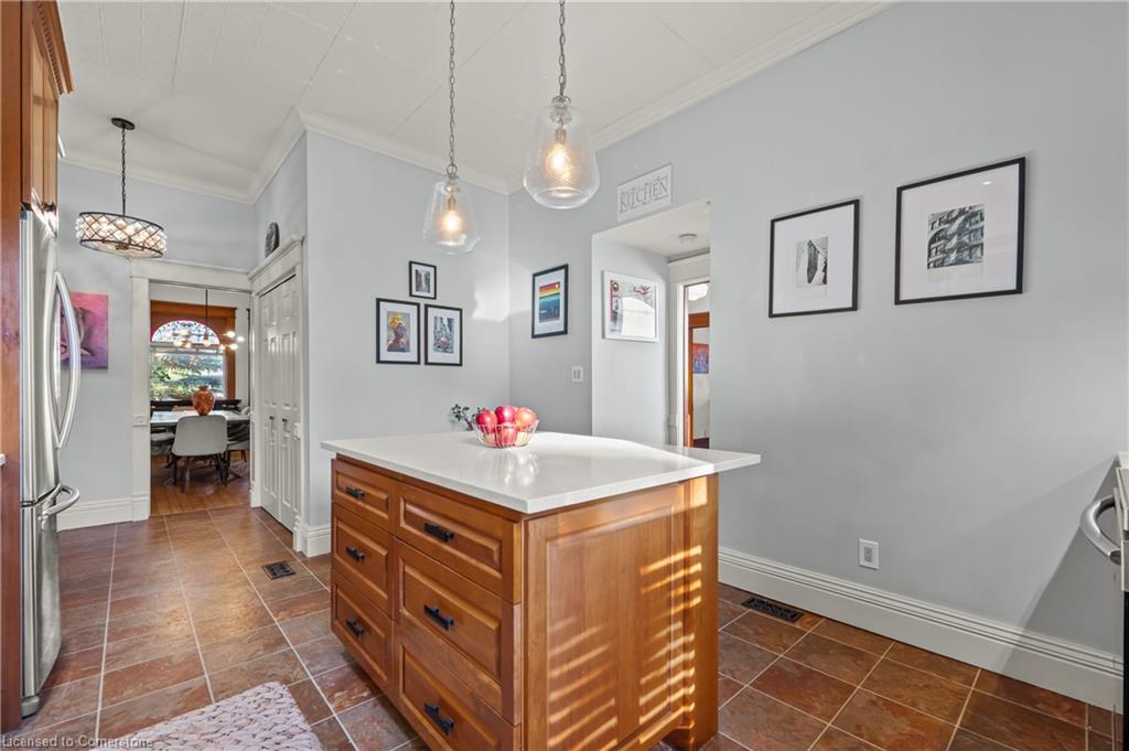 415 Wallace Avenue N Property Photo 24