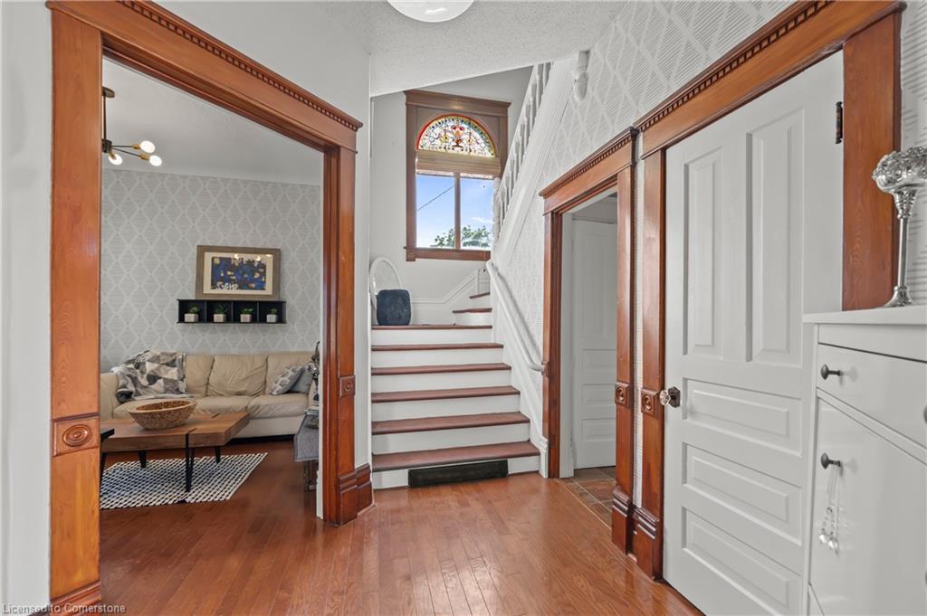 415 Wallace Avenue N Property Photo 27