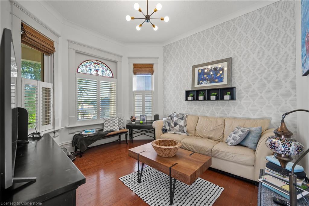 415 Wallace Avenue N Property Photo 28