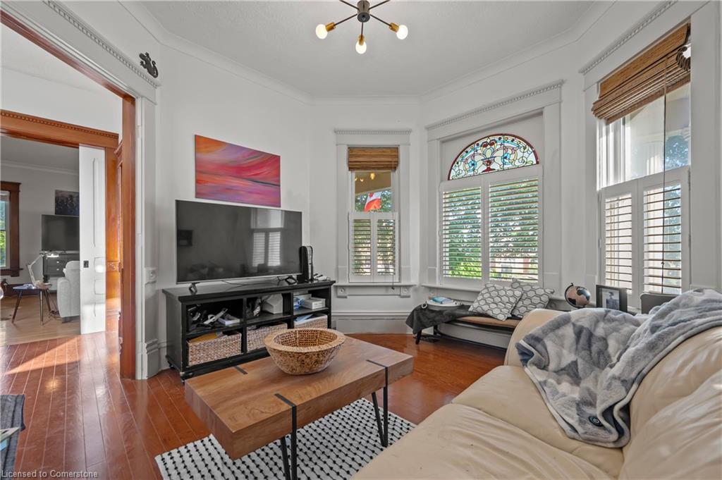 415 Wallace Avenue N Property Photo 29