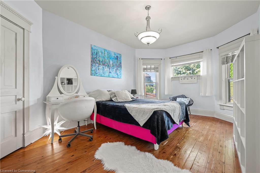 415 Wallace Avenue N Property Photo 35