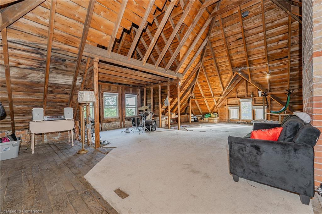 415 Wallace Avenue N Property Photo 43