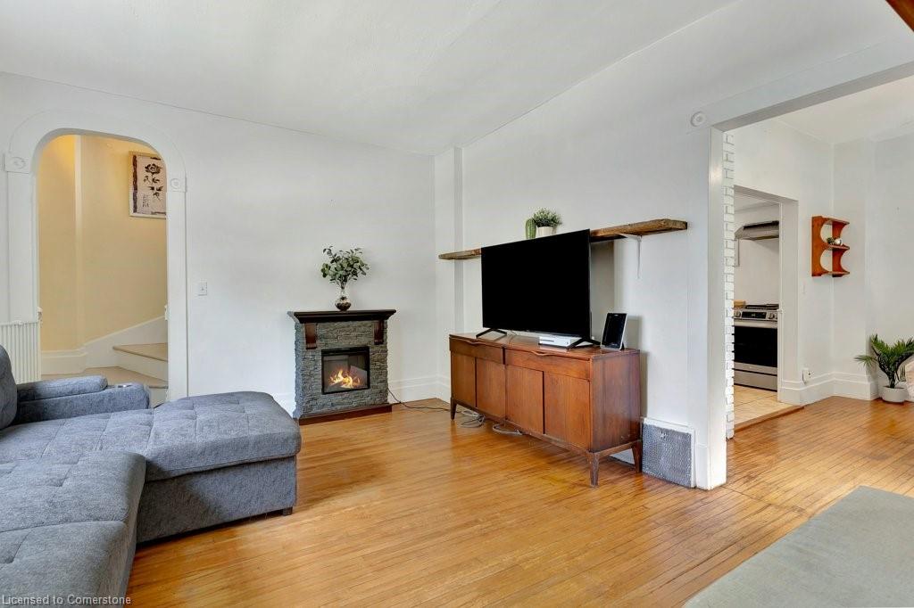 405 Margaret Street Property Photo 4