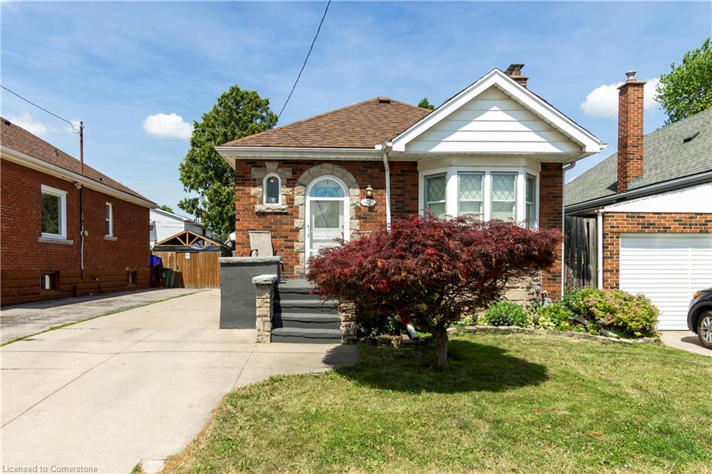42 Cameron Avenue S Property Photo 1