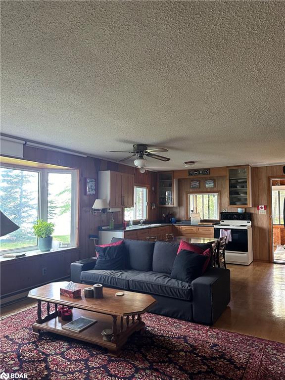98 Mcleish Drive Property Photo 4