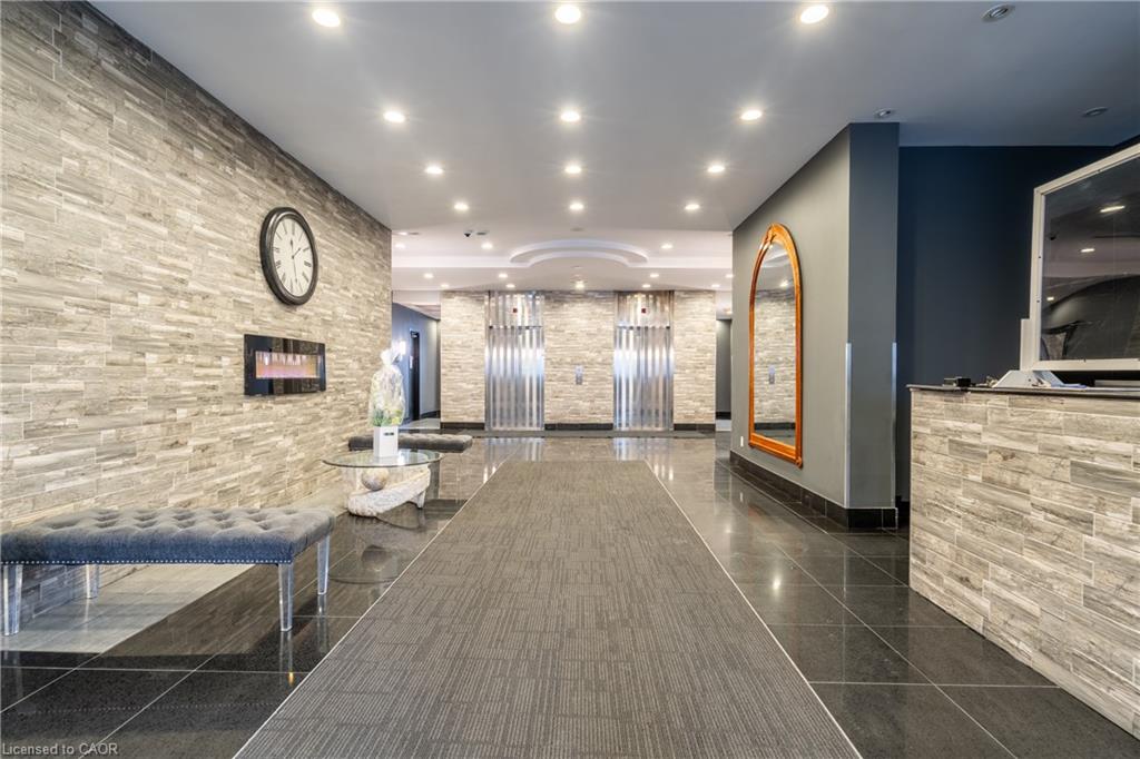 1206-135 James Street S Property Photo 4