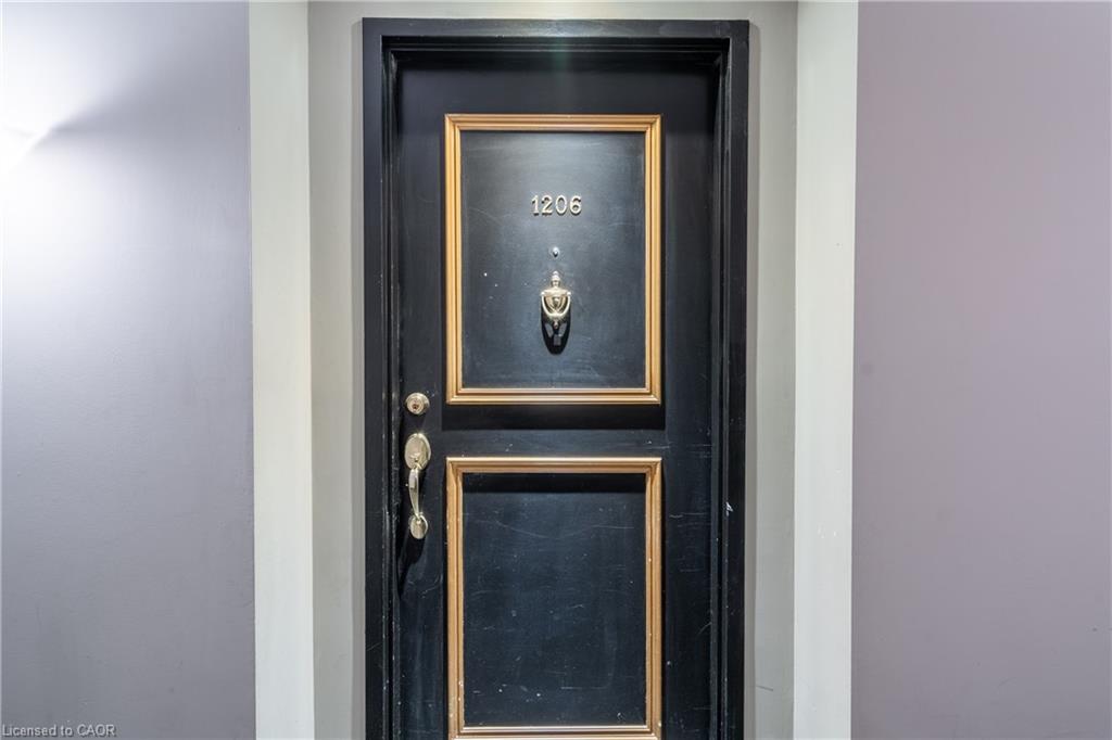 1206-135 James Street S Property Photo 6