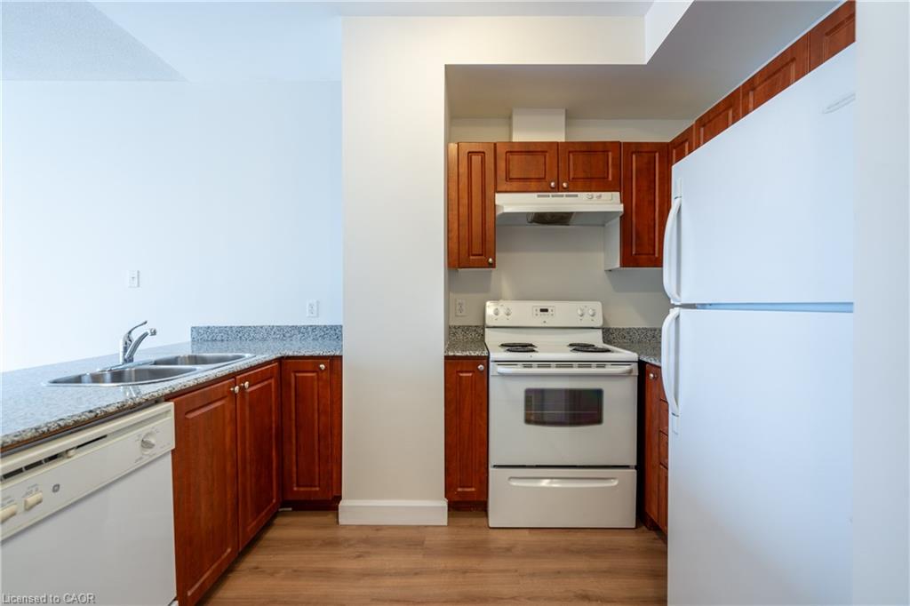 1206-135 James Street S Property Photo 10