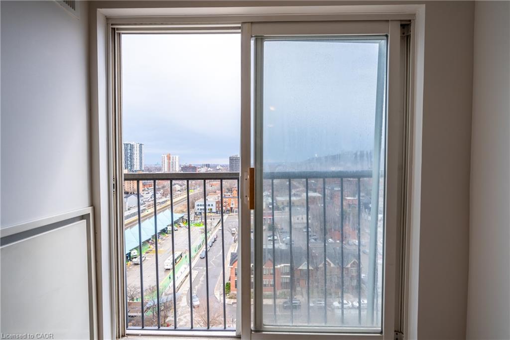 1206-135 James Street S Property Photo 17