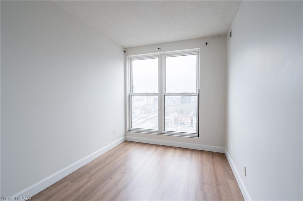 1206-135 James Street S Property Photo 19