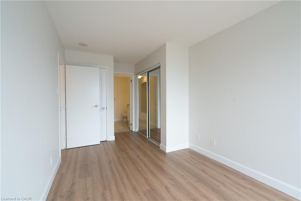 1206-135 James Street S Property Photo 25