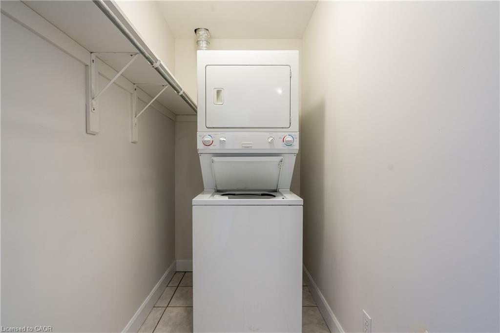 1206-135 James Street S Property Photo 28