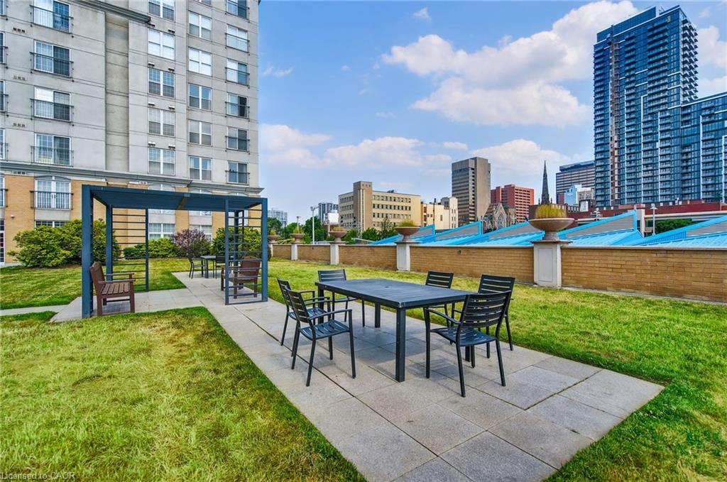 1206-135 James Street S Property Photo 37