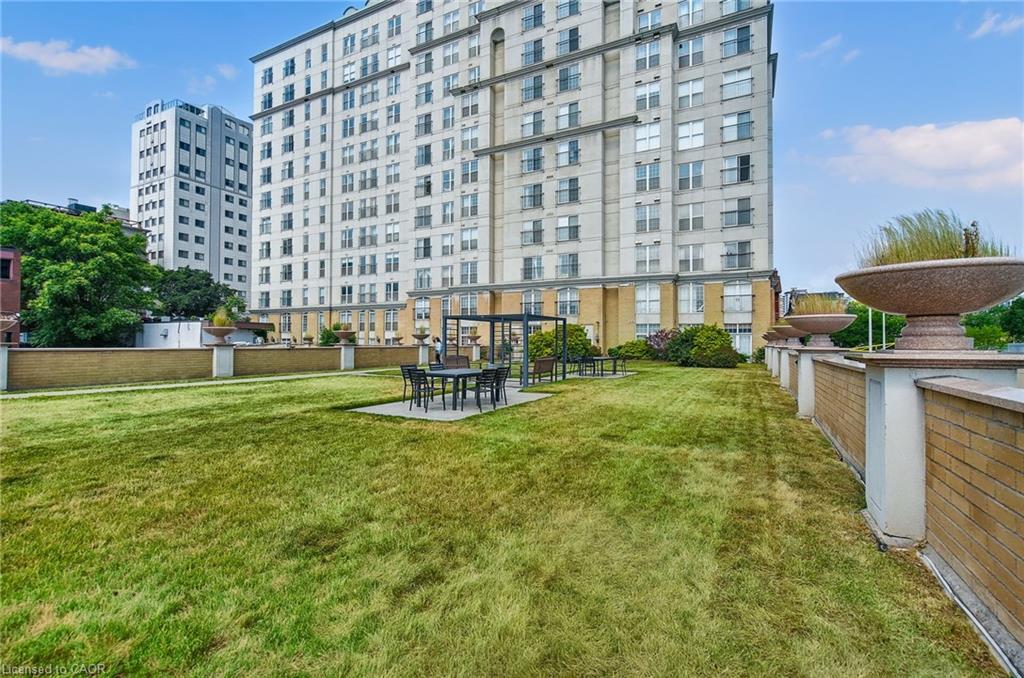 1206-135 James Street S Property Photo 38