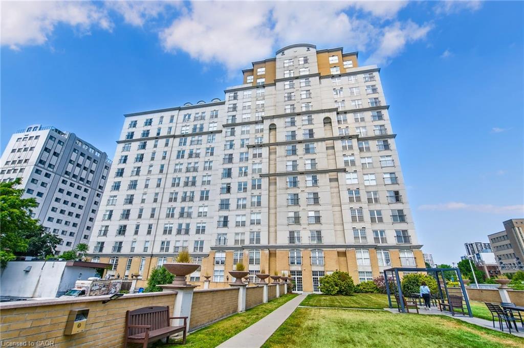 1206-135 James Street S Property Photo 39