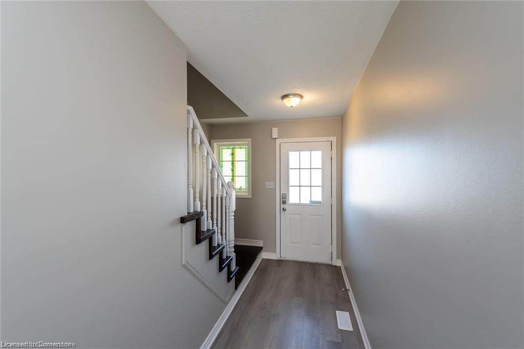 626 Taylor Crescent Property Photo 3