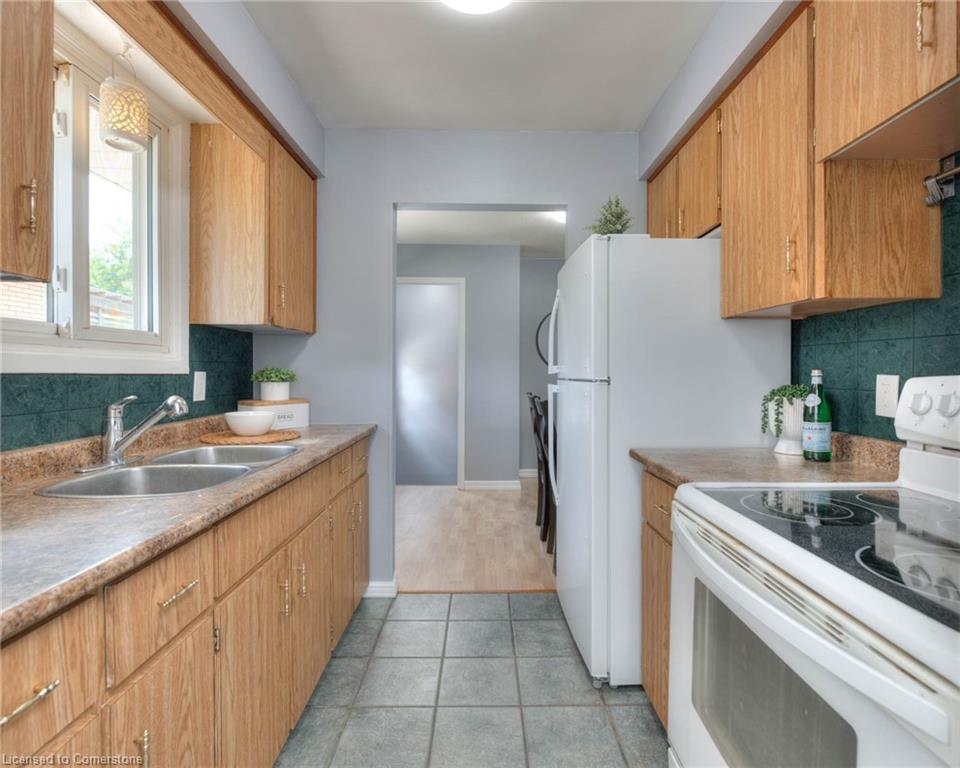 82 Arrowhead Crescent Property Photo 12
