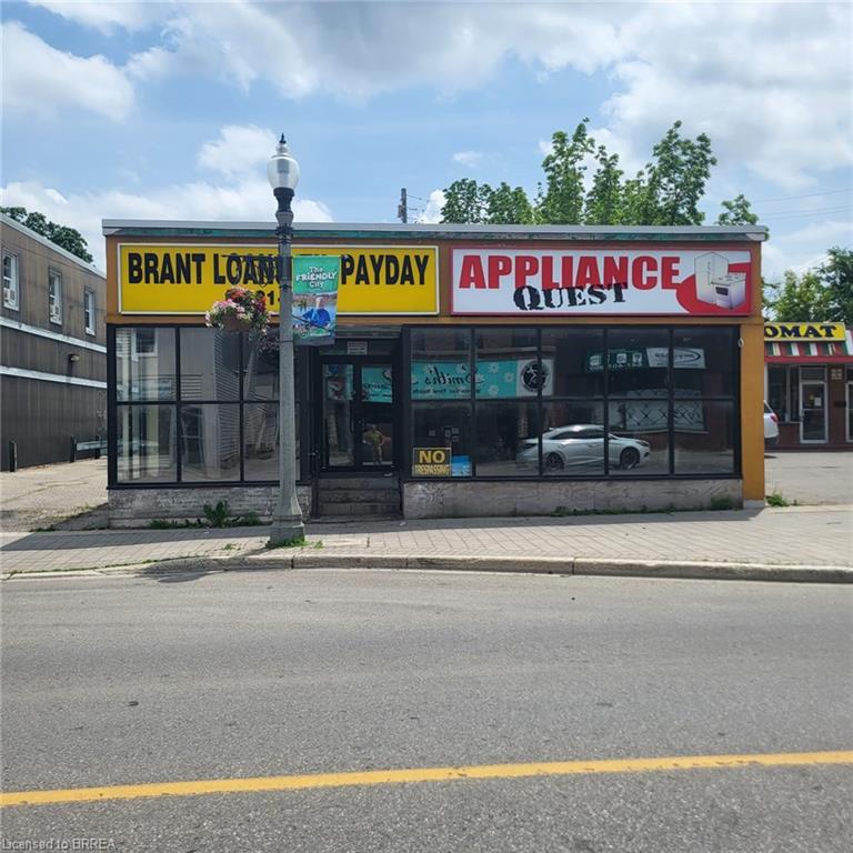 584 Dundas Street Property Photo 1