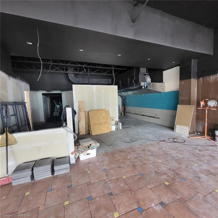 584 Dundas Street Property Photo 5