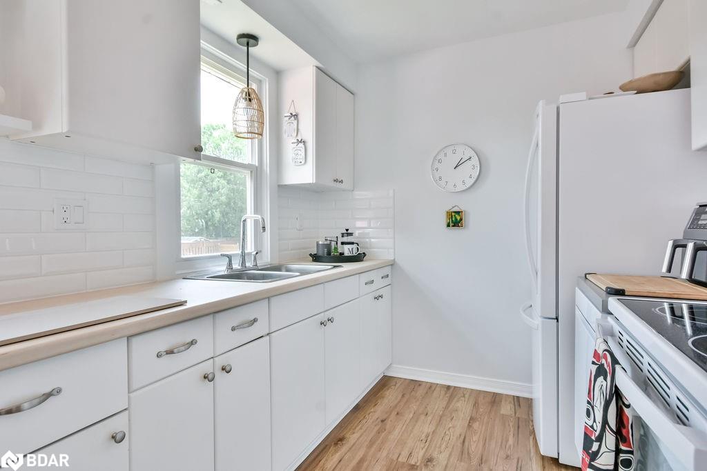 14 Larkdale Crescent Property Photo 8